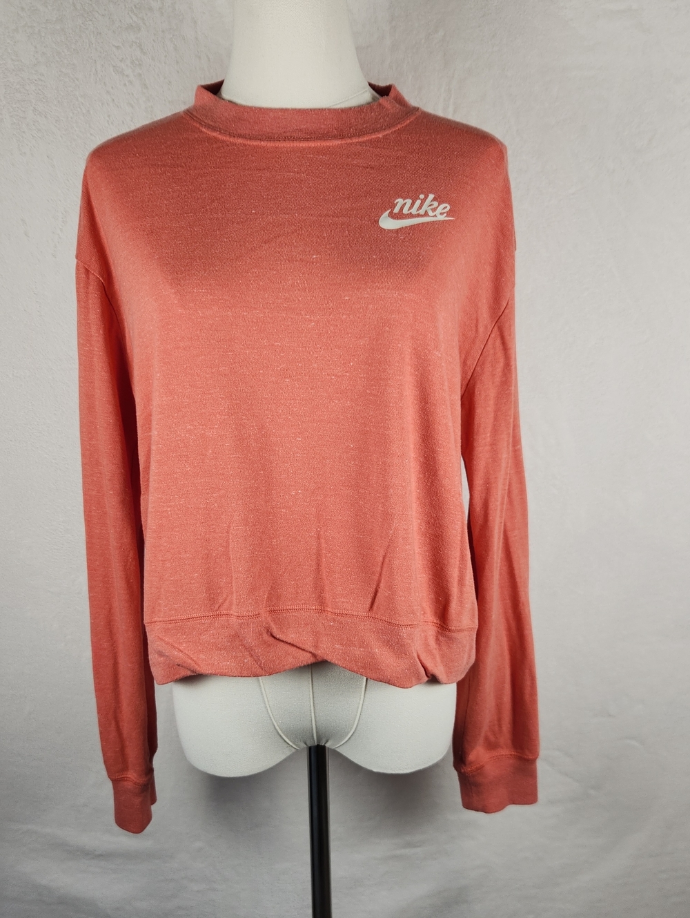 Nike Cropped Coral Long-Sleeve T- Shirt Women's Size Medium